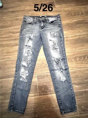 Distressed Women's Blue Skinny Jeans - Slim Fit